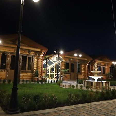 Tnak Hotel Erivan Exterior foto