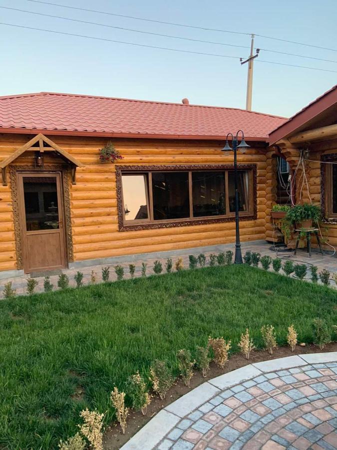 Tnak Hotel Erivan Exterior foto