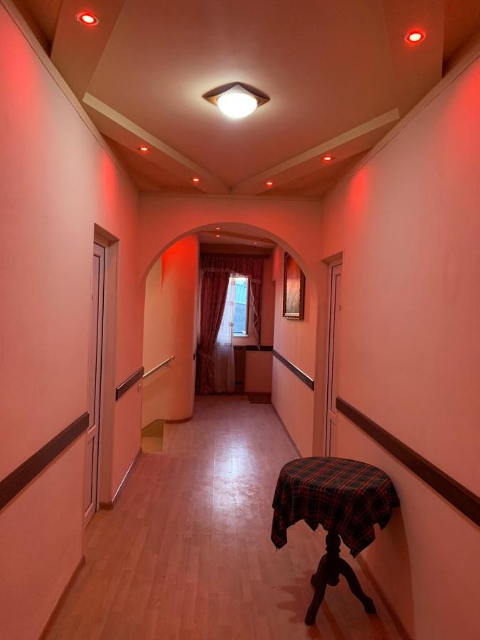 Tnak Hotel Erivan Exterior foto