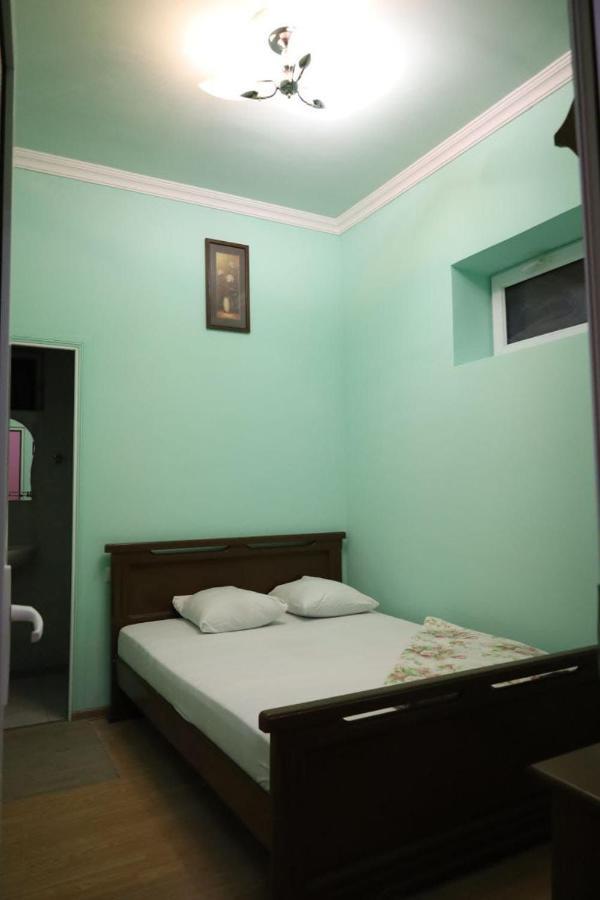 Tnak Hotel Erivan Exterior foto