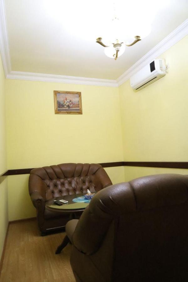 Tnak Hotel Erivan Exterior foto